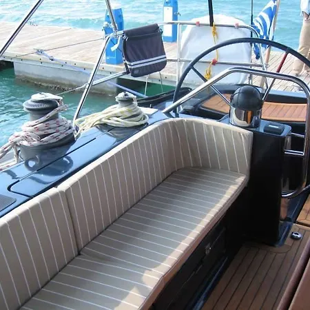Boat Aiolis Botel