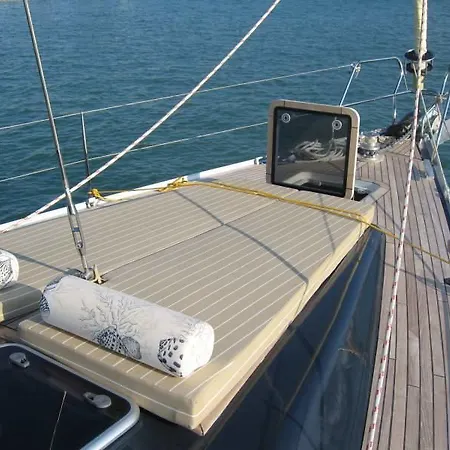Boat Aiolis *