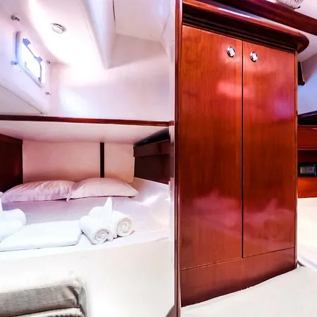 Boat Aiolis
