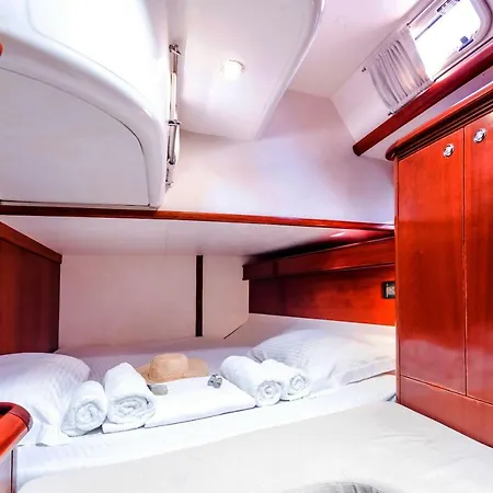 Bateau-hôtel Boat Aiolis *